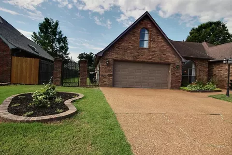 305 Red Wolf Dr, Collierville, TN 38017 photo 2