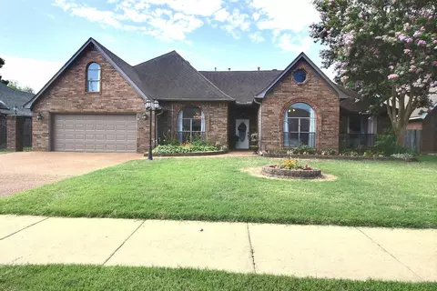 305 Red Wolf Dr, Collierville, TN 38017