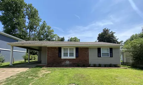 667 W Raines Rd, Memphis, TN 38109