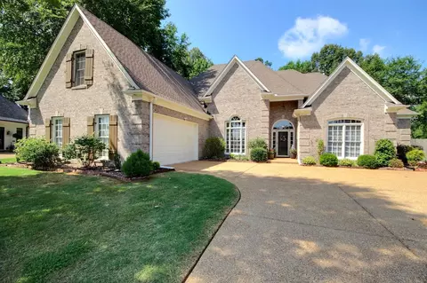 9147 S Forest Island Dr, Collierville, TN 38017