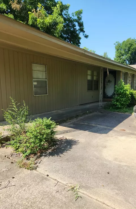 1759 Oakwood Dr, Memphis, TN 38116