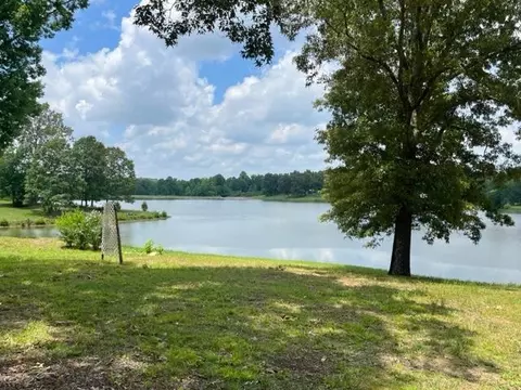 370 Rolling Brook Dr, Somerville, TN 38068