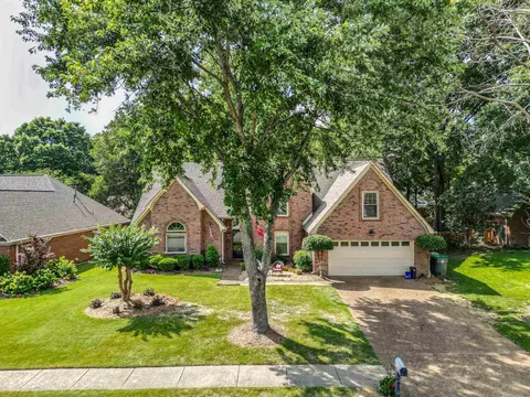 7734 Nesting Dove Ln, Memphis, TN 38016