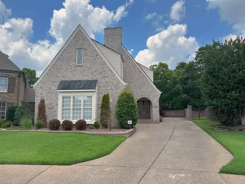 2961 Poplar Grove Ln, Germantown, TN 38139