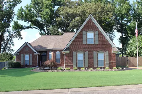 70 Blackhill Dr, Oakland, TN 38060