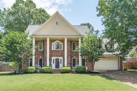 1296 Creek Valley Dr, Collierville, TN 38017