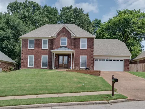 8934 E Carrollwood Ln, Memphis, TN 38016