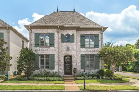 8977 Acorn Landing Dr, Germantown, TN 38139