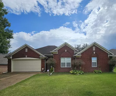 9227 Tamhaven Dr, Cordova, TN 38016