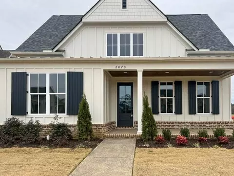 2070 N Greenbrier Lakes Blvd, Piperton, TN 38017