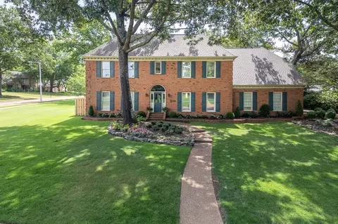 2928 Belgrave Dr, Germantown, TN 38138
