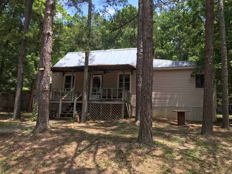 6310 Pyburns Dr, Savannah, TN 38372