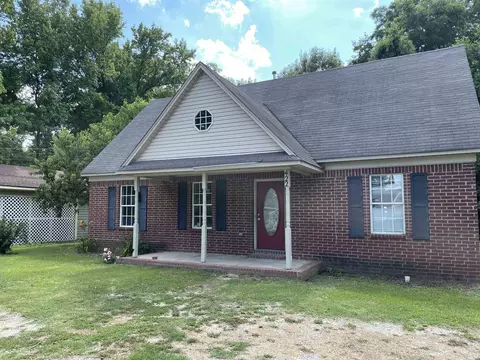 422 Hyde Park Cir, Covington, TN 38019