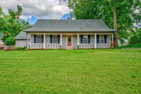 2996 Bramblebush Ln, Lakeland, TN 38002