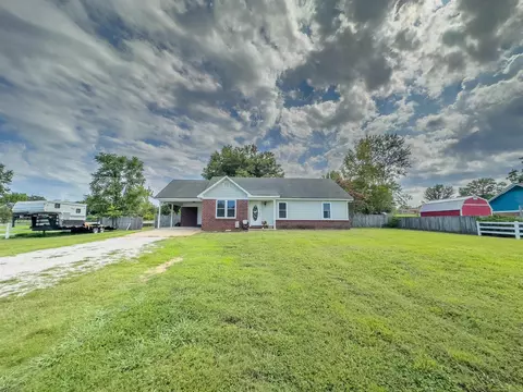 305 Tracy Rd, Millington, TN 38053