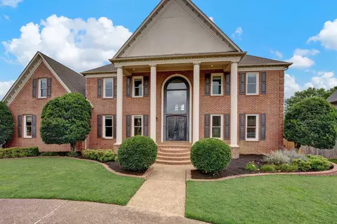 960 Greenway Dr, Collierville, TN 38017
