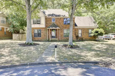 8329 Shingle Oaks Cv, Memphis, TN 38018