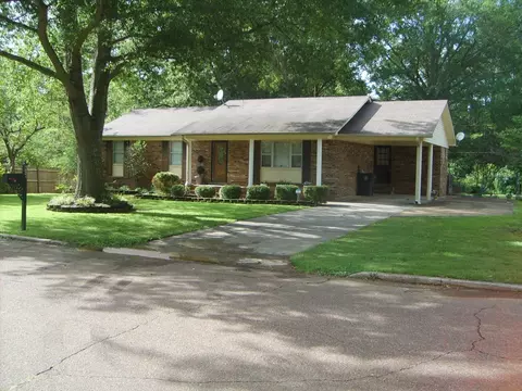 605 Blue Bonnett Rd, Bolivar, TN 38008
