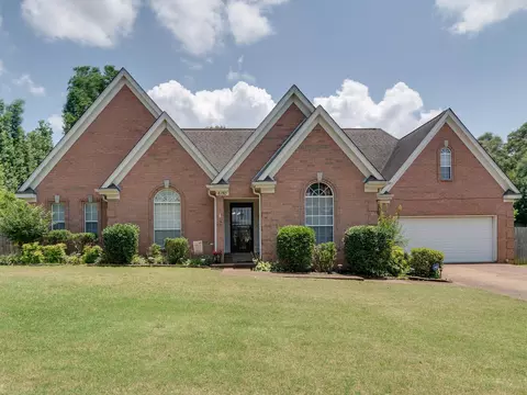 6150 Woodstock View Dr, Millington, TN 38053