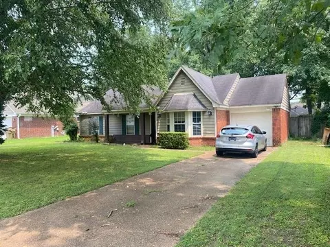5918 Port Harbor Dr, Millington, TN 38053