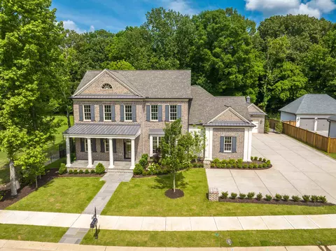 670 Bushchat Ln, Collierville, TN 38017