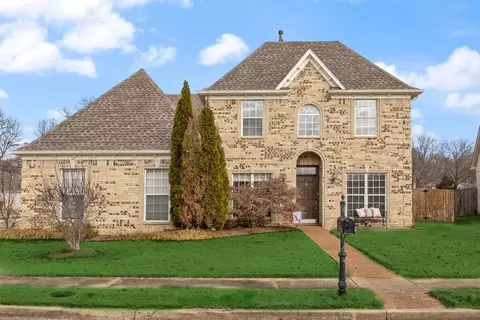 8110 Fleets Run Dr, Cordova, TN 38018