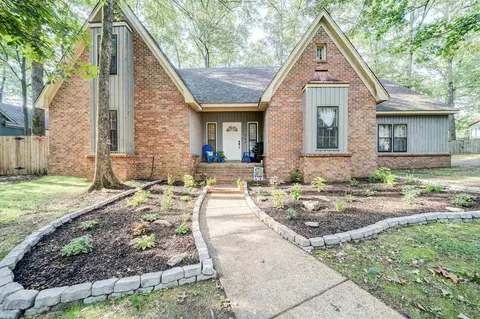 742 N Tree Dr, Collierville, TN 38017