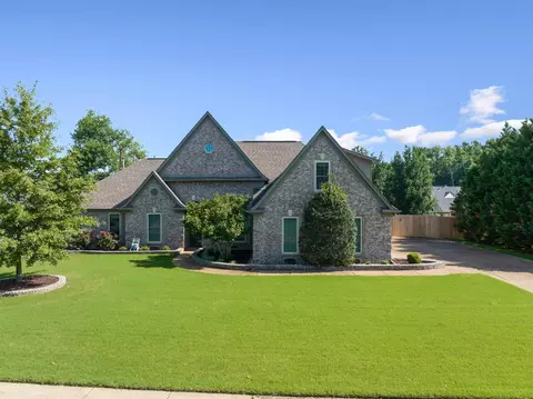 6572 Royal King Dr, Bartlett, TN 38135