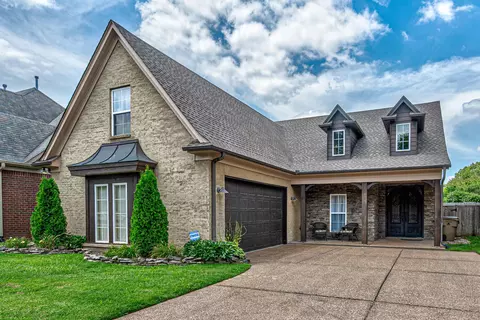 1661 Newton Oak Cir E, Memphis, TN 38117