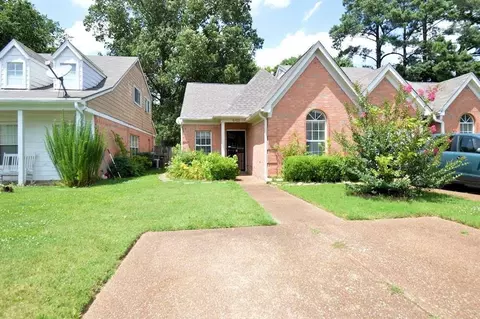 6738 Whitten Pine St, Memphis, TN 38134