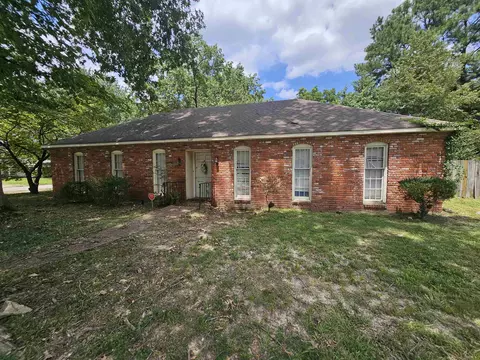 5202 Knight Arnold Rd, Memphis, TN 38118