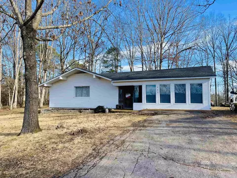 226 Tanyard Cir, Adamsville, TN 38310