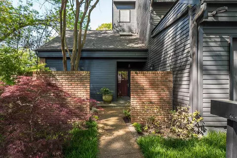 405 Twelve Oaks Cir, Memphis, TN 38117