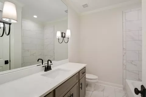 Bath - 894 Cypress Vine Cv, Collierville, TN 38017 photo 5 of 6