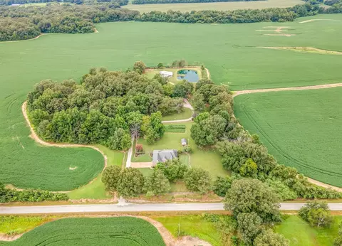 1513 Macon Cemetery Rd, Oakland, TN 38060