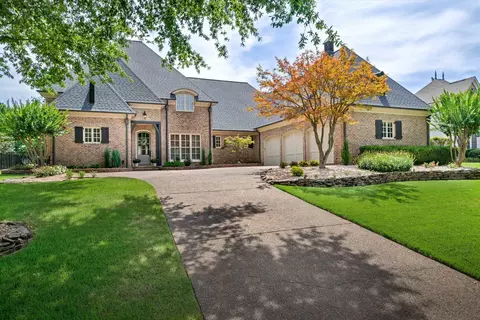 1250 E Bray Park Dr, Collierville, TN 38017