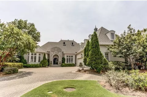 8575 The Island At Southwin Dr, Memphis, TN 38125