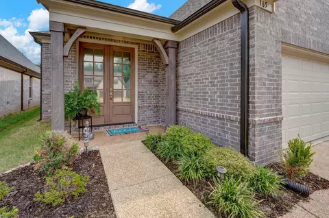 165 Chickasaw Trace Dr, Oakland, TN 38060