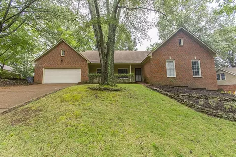 124 S Walnut Bend Dr S, Memphis, TN 38018