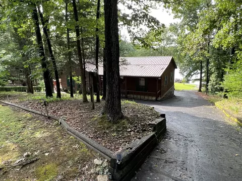 240 Edgewater Dr, Middleton, TN 38052