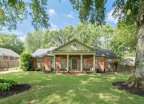8300 Misty Creek Dr, Germantown, TN 38138