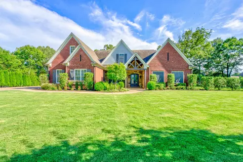 60 Russell Hill Cv, Piperton, TN 38017