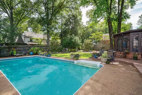 8099 Ridgetown Ln, Germantown, TN 38138