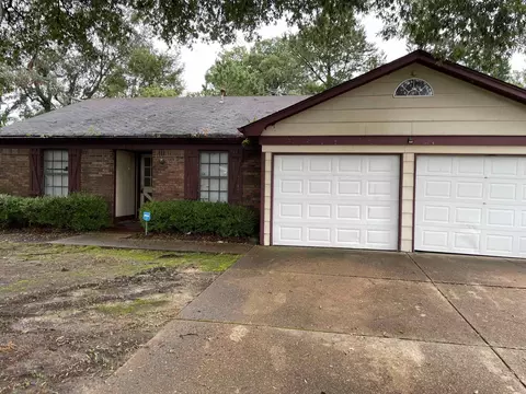 5734 Willow Springs Dr, Millington, TN 38053