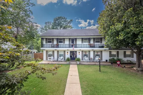 1605 Poplar Estates Pkwy, Germantown, TN 38138