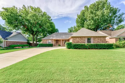 6433 Yale Rd, Bartlett, TN 38134