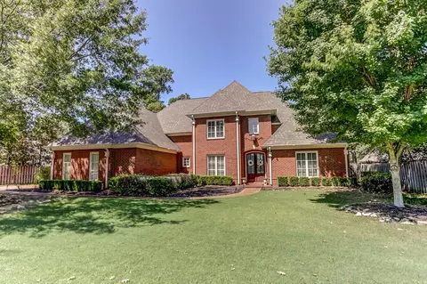 1833 Greystoke Ln, Collierville, TN 38017