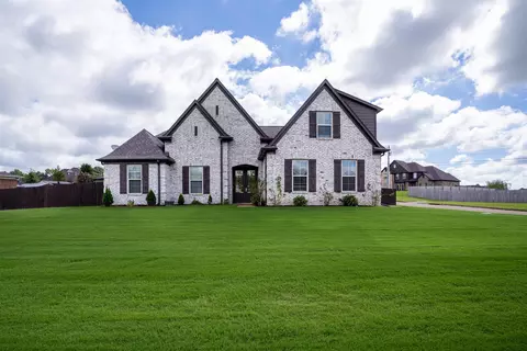312 Julia Ann Dr, Atoka, TN 38004