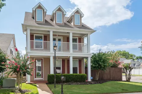 1389 Island Town Dr, Memphis, TN 38103