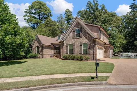 2468 Crimson Ridge Ln, Cordova, TN 38016